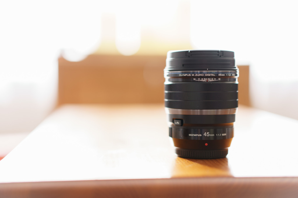 sony a7r ii vs olympus omd em1 ii depth of field comparison